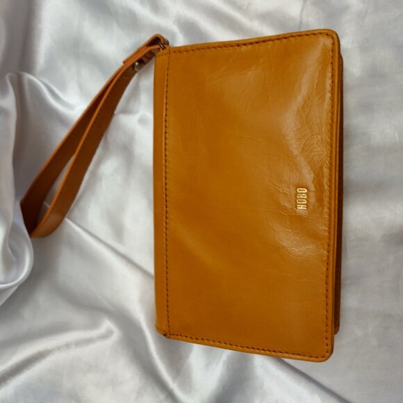*HOBO International Tan Brown Khaki Camel Leather Wallet Wristlet Crossbody - Picture 6 of 16